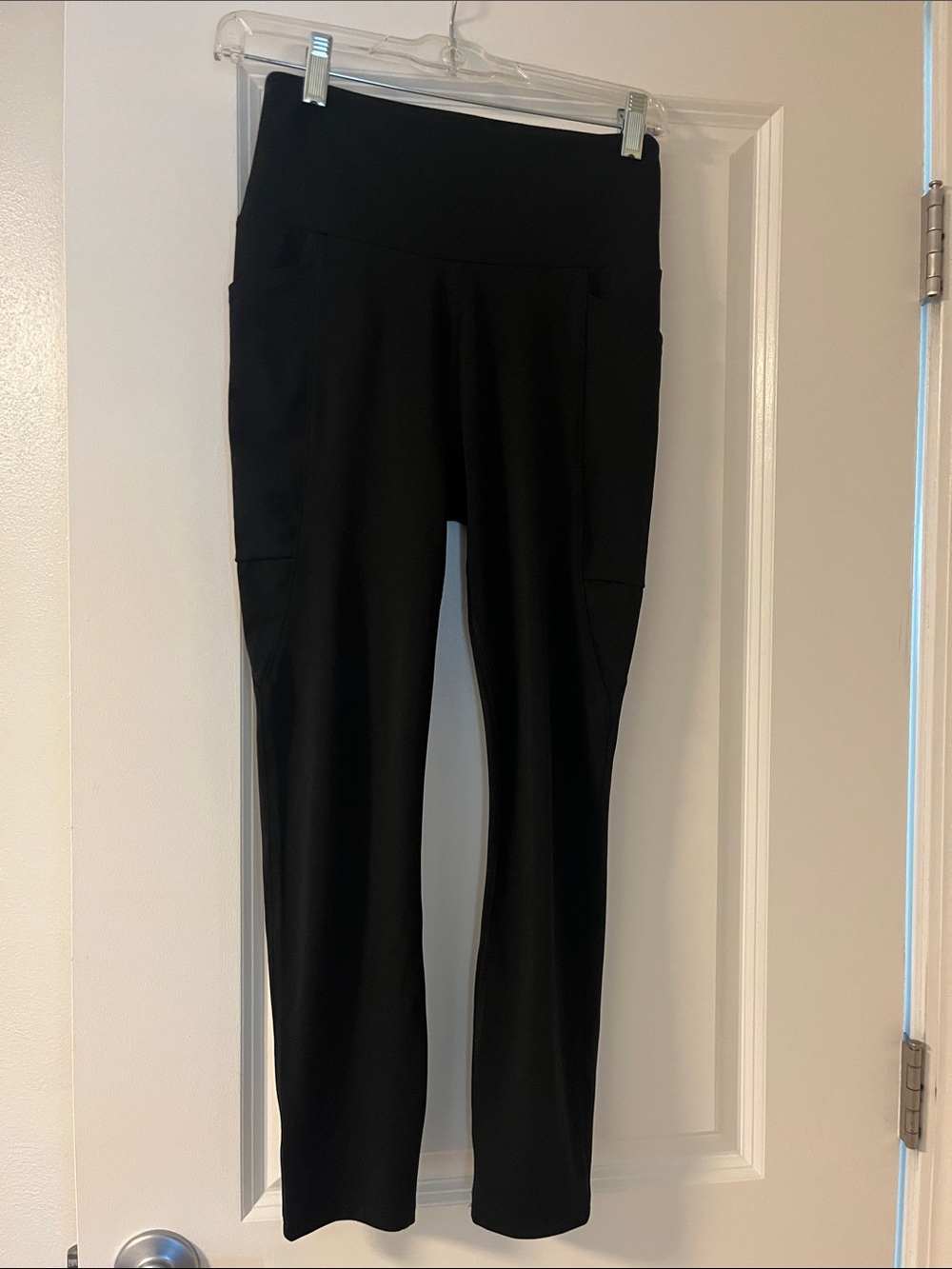 Lou & Grey Black High-Waist Leggings with Side Pockets
